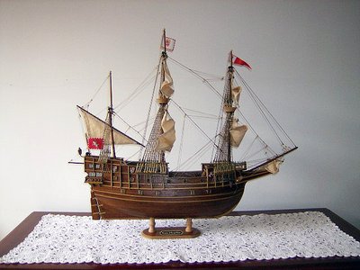 Varios años despues de terminarlo, le hice unas pequeñas mejoras, pinté las ventanas, portas y las cureñas.