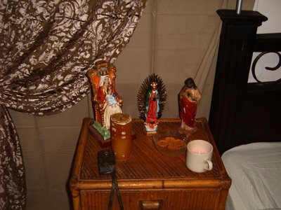 los santicos y la virgen si c lo dejamos...