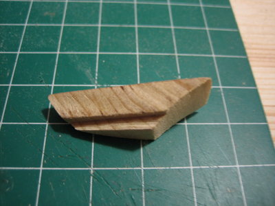 La hago primero en madera blanda, para hacerme una idea antes de malgastar el granadillo en pruebas