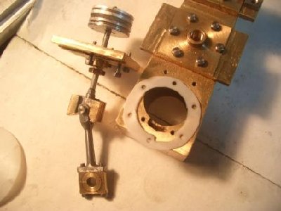 Conjunto del tren alternativo  de baja montado en la tapa inferior con su prensaestopas.
<br />la junta es de placha de teflon  de 0,3 mm (perfecta para éstos usos)