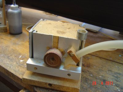 Regruesadora pequeña y de precisión para hacer los listones de 0,58mm para que entren bien en la ranura de 0,6mm