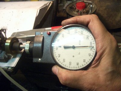 a 5 kg/cm2: pasa de 3000 rpm