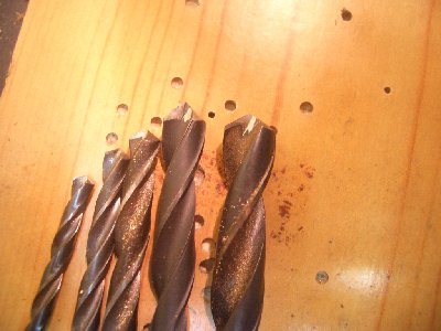Diversas brocas preparadas para latón