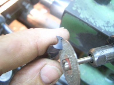 Afilado con el Dremel con disco abrasivo de 0,5mm o de  diamante