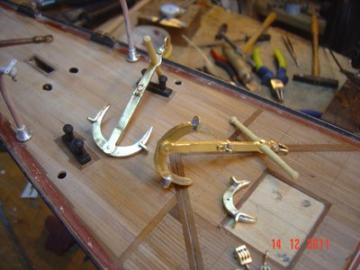 Anclas tipo Trotman, realizadas en latón y cepo de madera