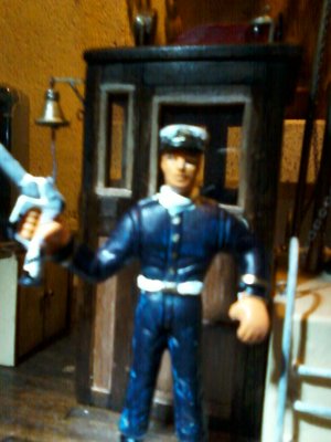 son pruebas de traje de oficial y marineria  en la misma figura,el color as azul cobalto con un poco de negro,no tenia otro azul a mano