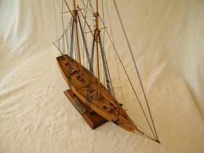 Un bacaladero. Mi primer barco de madera. Tiene unos 30 años....
