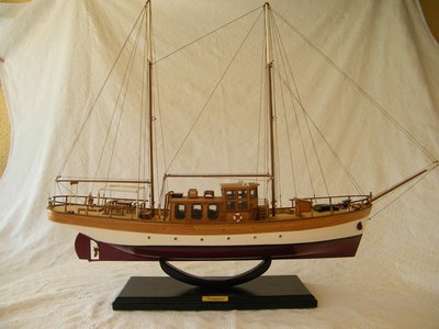 Este, que se llama Trotamares, dice que está anclado en el puerto de Mónaco.