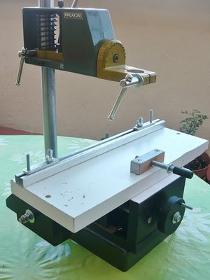 Aquí el soporte con el &quot;mortising jig&quot; fijado
