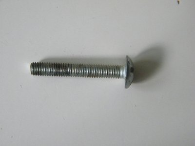He partido de un tornillo similar a este.